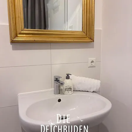 Apartment-3 *